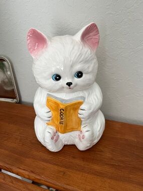VTG White Cat Cookie Jar with Pink Ears - Decorative Pet-Themed Ceramic TAWAIN